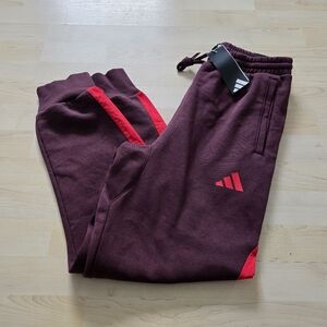Adidas Regular Fit Sweatpants Size Small NWT